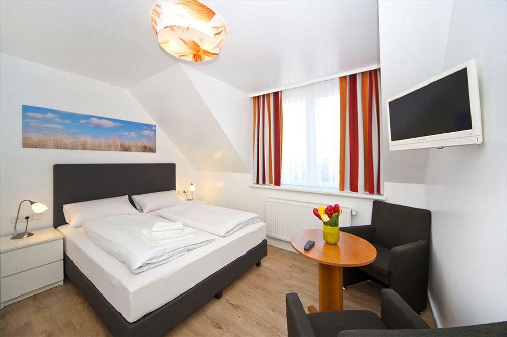 Hotel Meerzeit ชาร์บอยท์ซ ภายนอก รูปภาพ